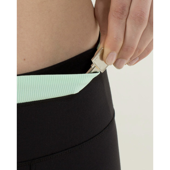 Lululemon Tight Fit Crop 6 Black Mint NWOT - Picture 4 of 13